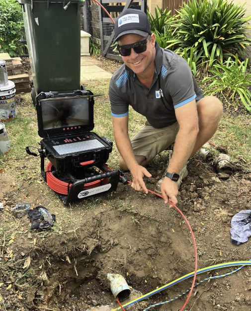 06-cctv-drain-inspection-plumber.jpg